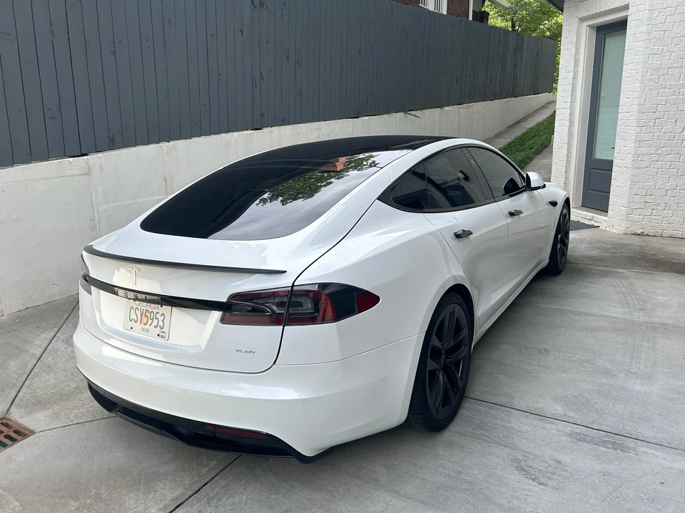 2022 Tesla Model S Plaid - Image 18 of 31