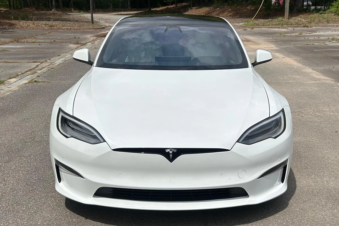 2022 Tesla Model S Plaid - Image 2 of 31