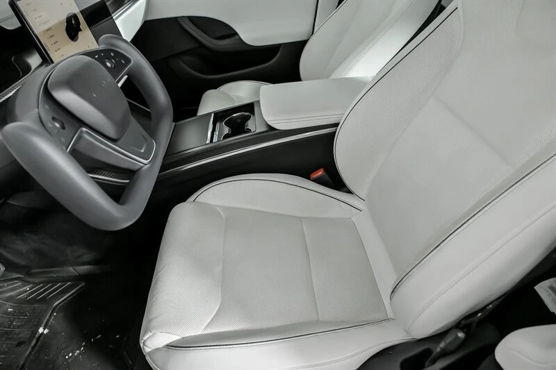 2022 Tesla Model S Plaid - Image 19 of 21