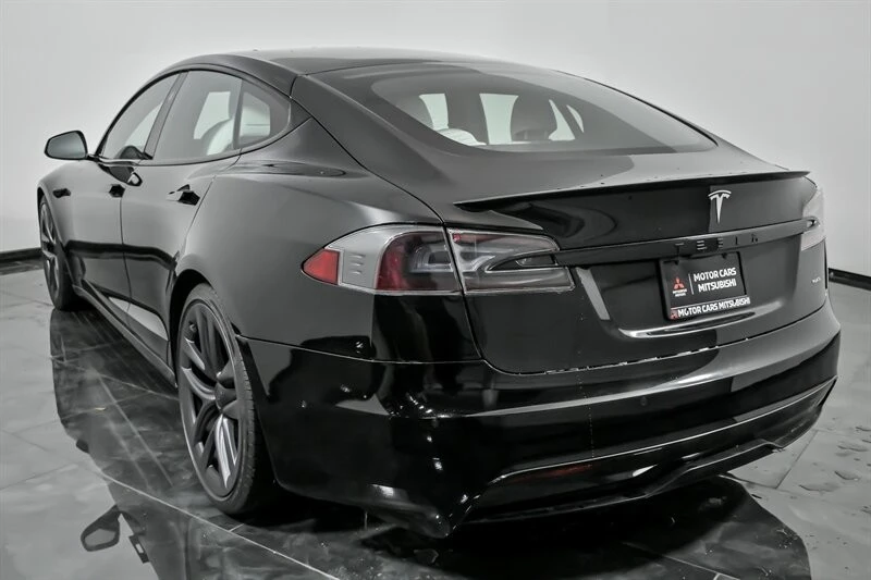 2022 Tesla Model S Plaid - Image 9 of 21