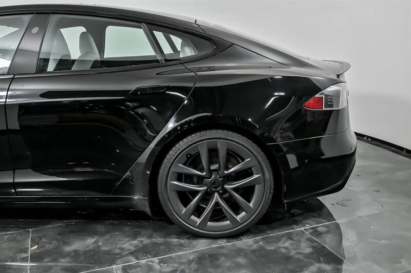 2022 Tesla Model S Plaid - Image 8 of 21