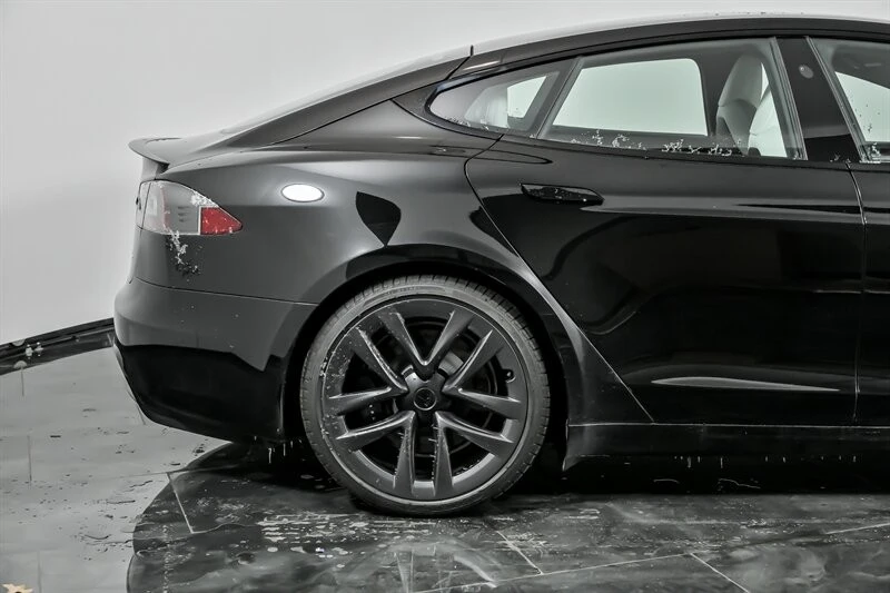 2022 Tesla Model S Plaid - Image 12 of 21