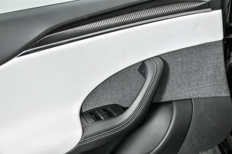 2022 Tesla Model S Plaid - Image 17 of 21