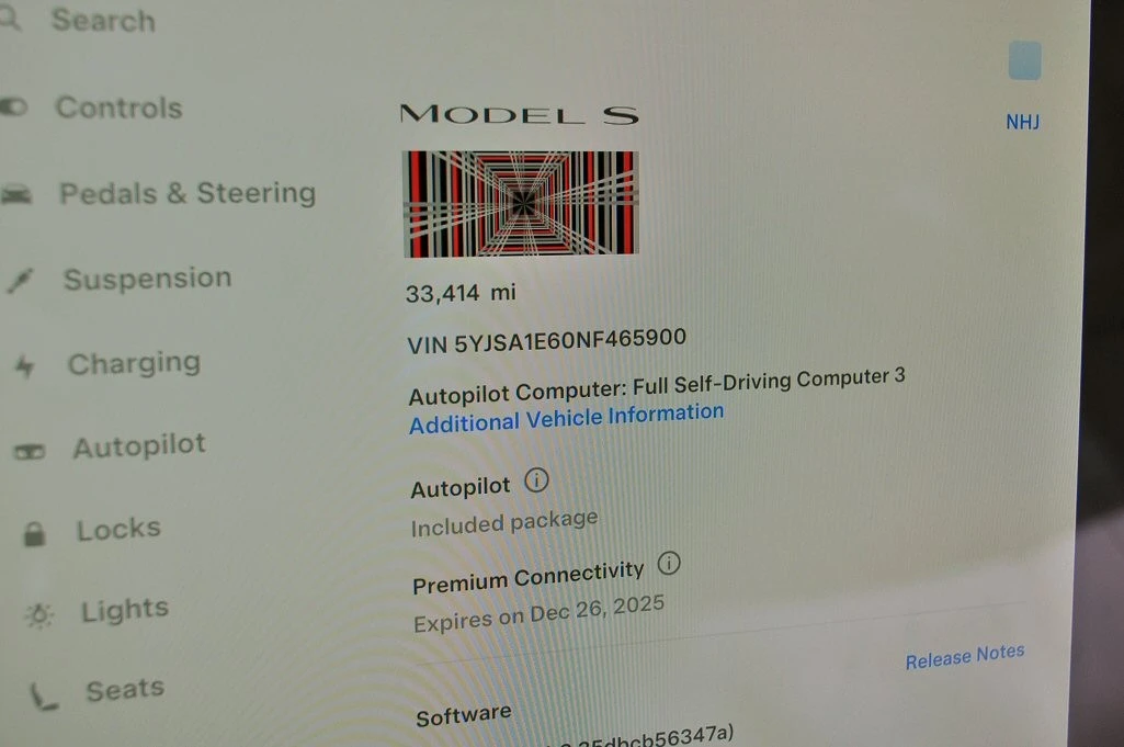 2022 Tesla Model S Plaid - Image 10 of 15