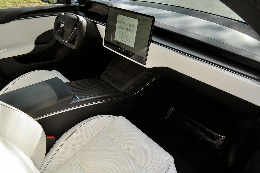 2022 Tesla Model S Plaid - Image 15 of 15