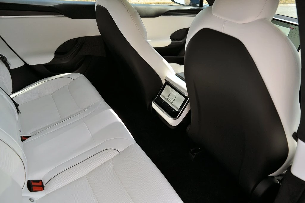 2022 Tesla Model S Plaid - Image 14 of 15