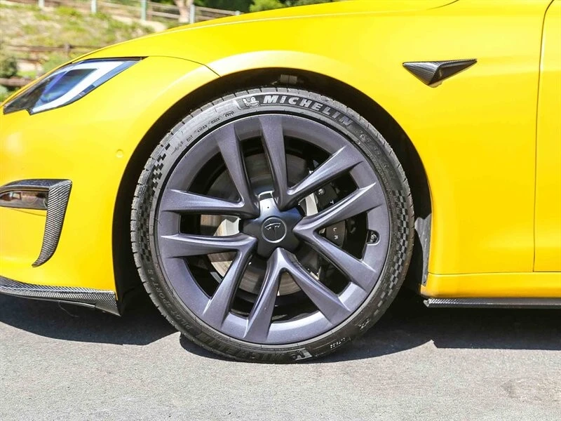 2022 Tesla Model S Plaid - Image 12 of 21