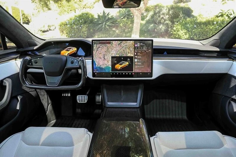 2022 Tesla Model S Plaid - Image 18 of 21