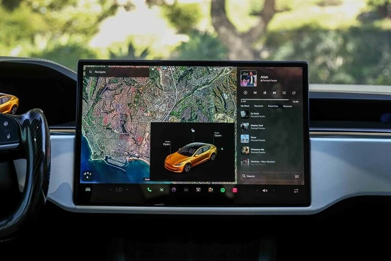 2022 Tesla Model S Plaid - Image 19 of 21