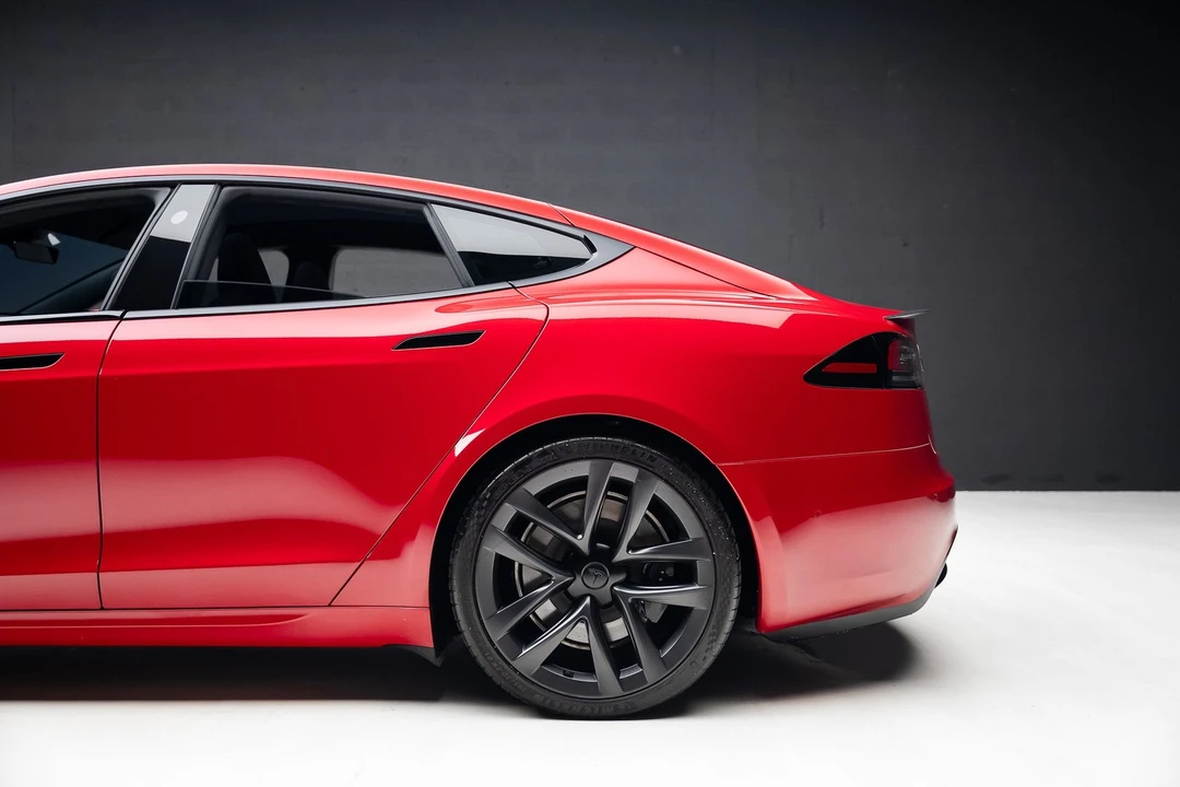 2022 Tesla Model S Plaid - Image 20 of 21