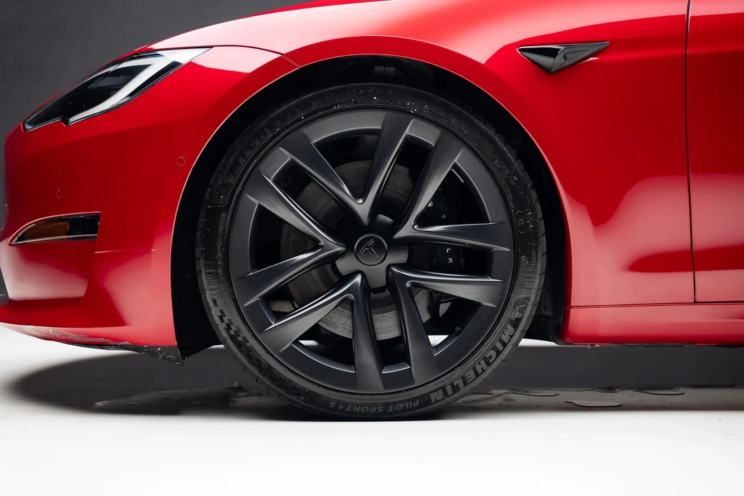 2022 Tesla Model S Plaid - Image 19 of 21