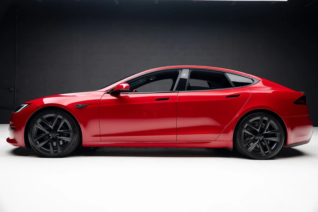 2022 Tesla Model S Plaid - Image 17 of 21
