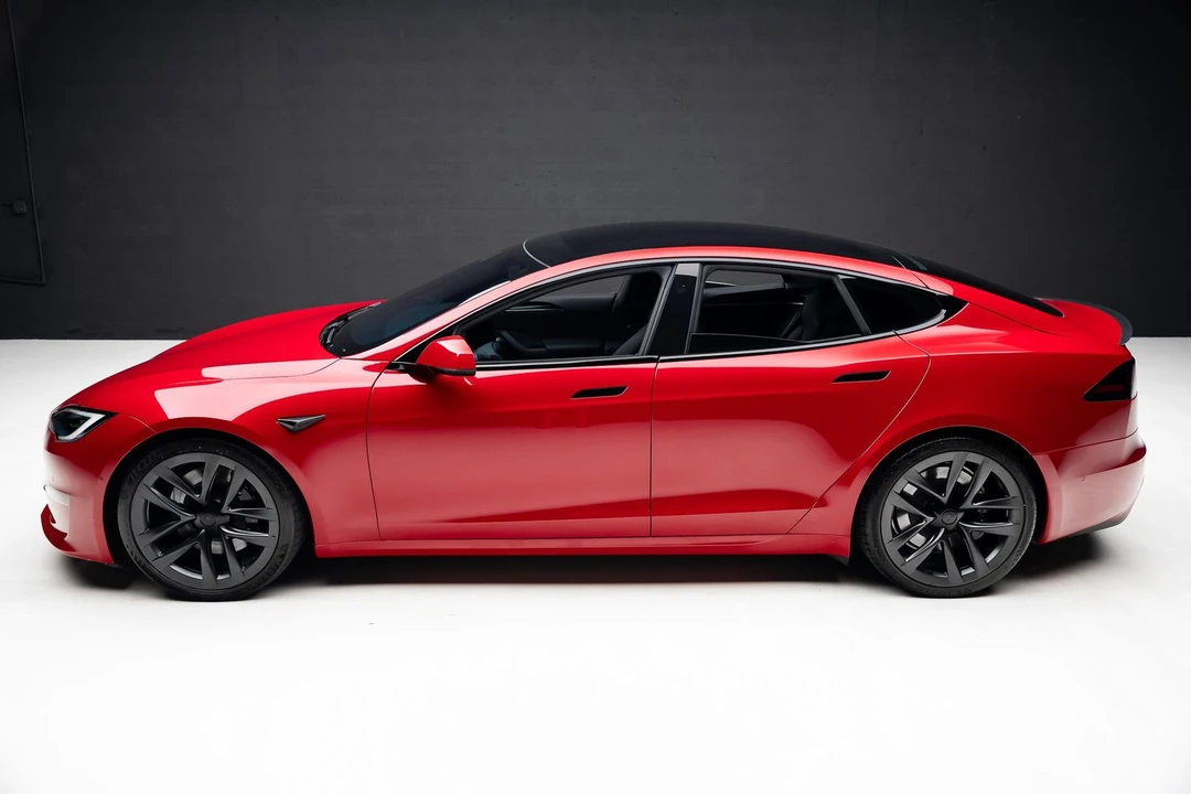 2022 Tesla Model S Plaid - Image 16 of 21