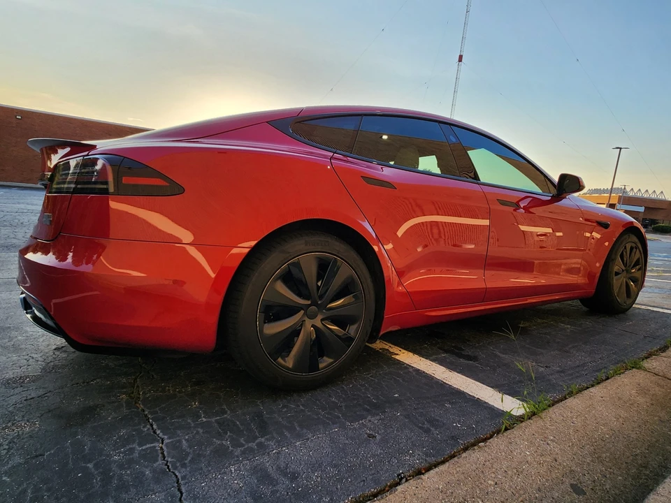 2022 Tesla Model S Plaid - Image 30 of 31