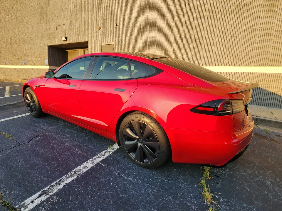 2022 Tesla Model S Plaid - Image 28 of 31