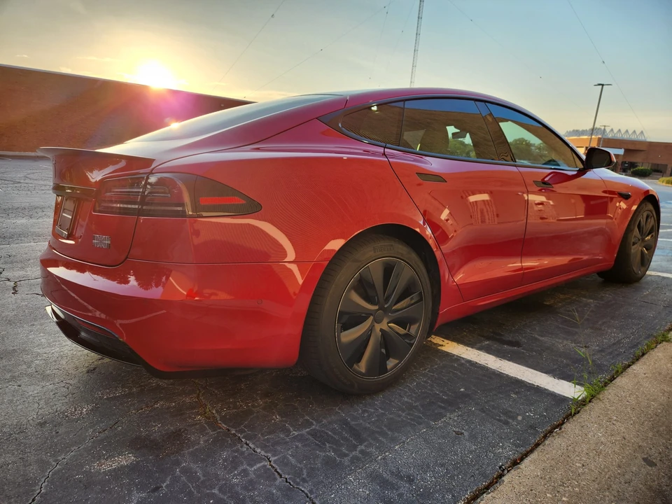 2022 Tesla Model S Plaid - Image 29 of 31
