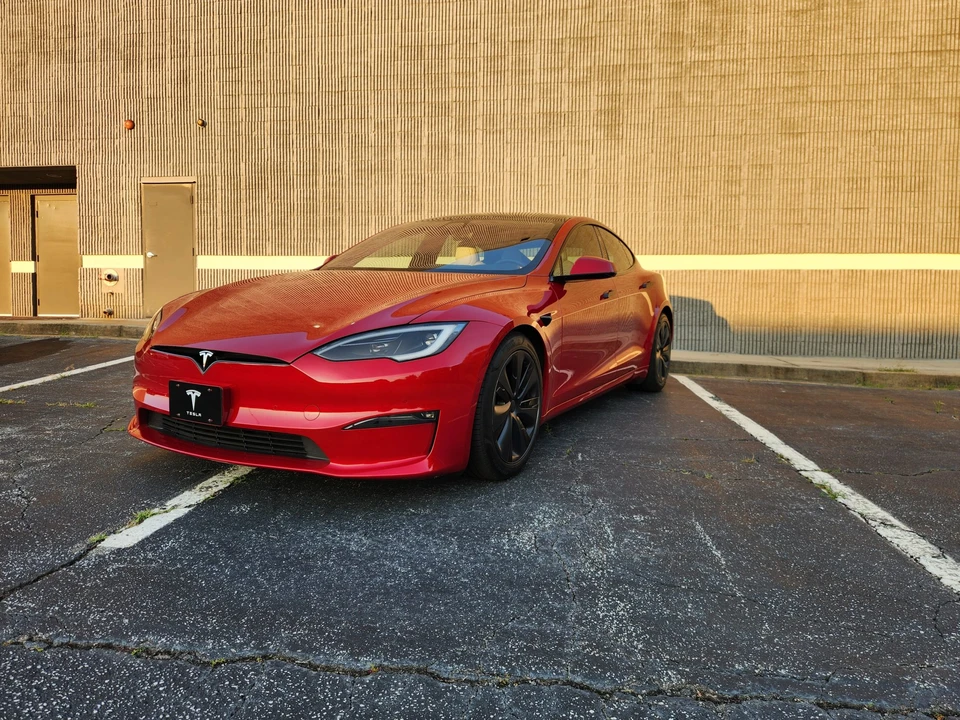 2022 Tesla Model S Plaid - Image 23 of 31