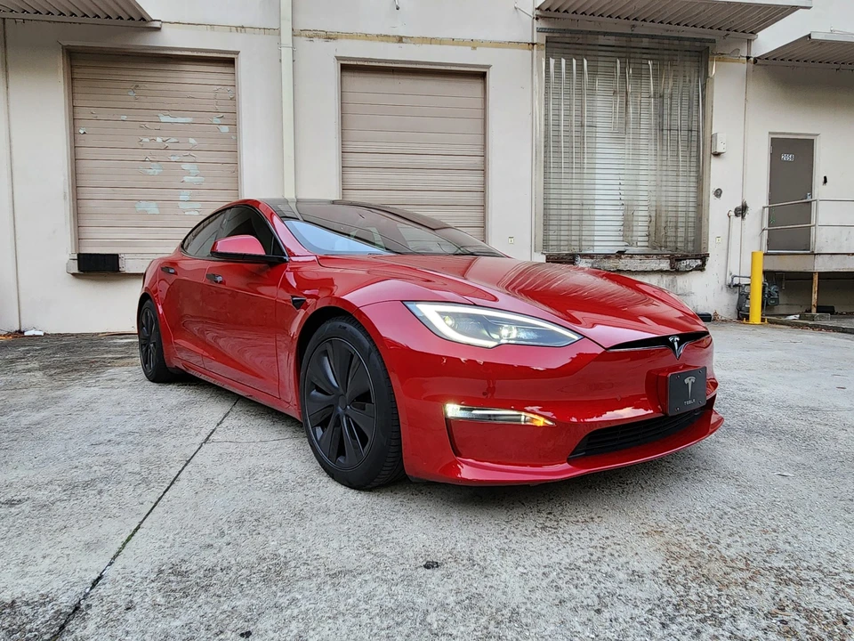 2022 Tesla Model S Plaid - Image 18 of 31
