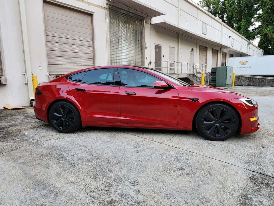 2022 Tesla Model S Plaid - Image 16 of 31