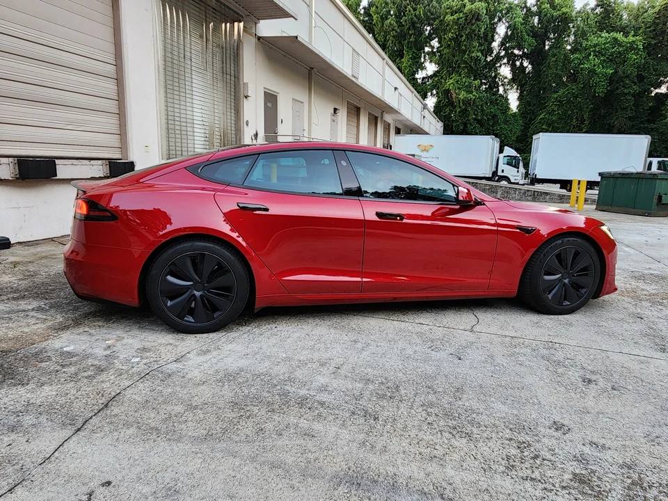2022 Tesla Model S Plaid - Image 15 of 31