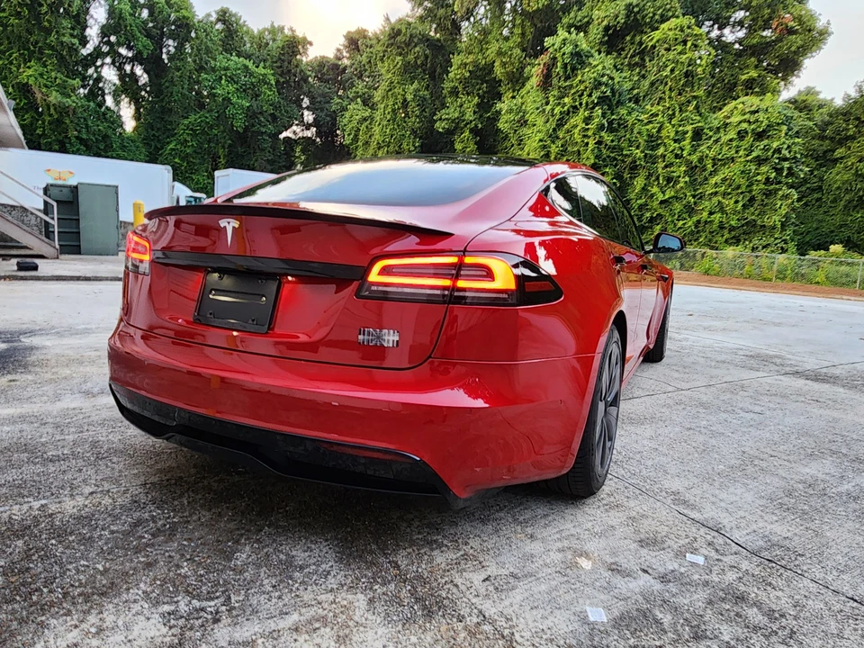 2022 Tesla Model S Plaid - Image 11 of 31
