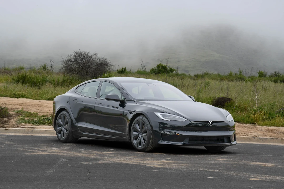 2022 Tesla Model S Plaid - Image 4 of 31