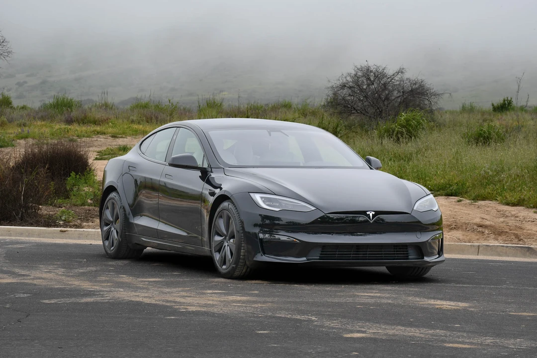 2022 Tesla Model S Plaid - Image 2 of 31