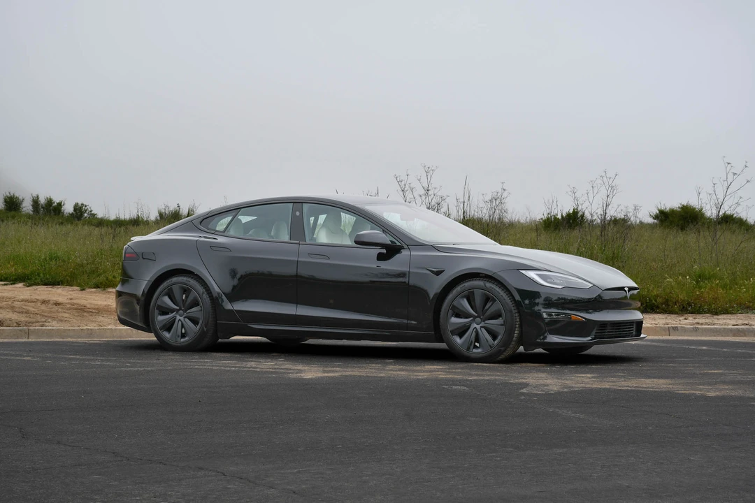 2022 Tesla Model S Plaid - Image 5 of 31