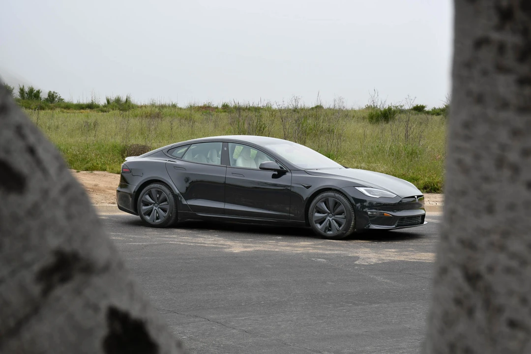2022 Tesla Model S Plaid - Image 6 of 31