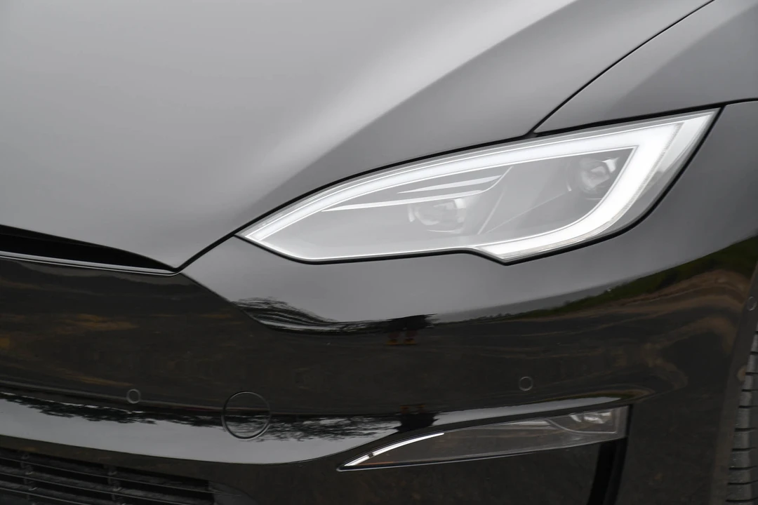 2022 Tesla Model S Plaid - Image 20 of 31