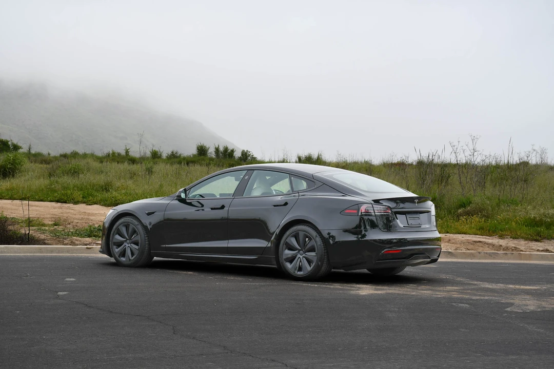 2022 Tesla Model S Plaid - Image 10 of 31