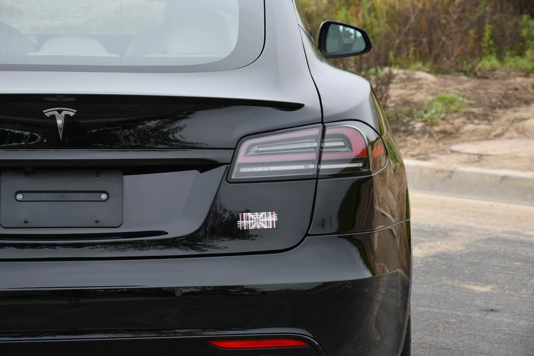 2022 Tesla Model S Plaid - Image 25 of 31