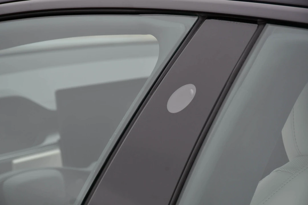 2022 Tesla Model S Plaid - Image 29 of 31