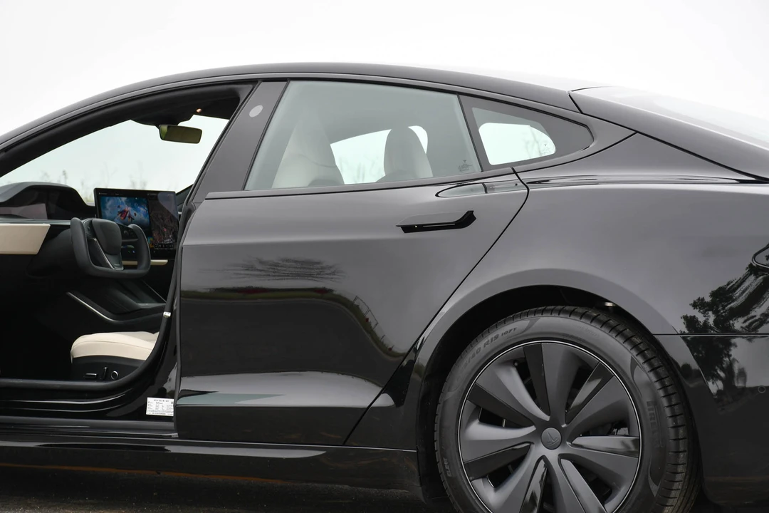 2022 Tesla Model S Plaid - Image 22 of 31