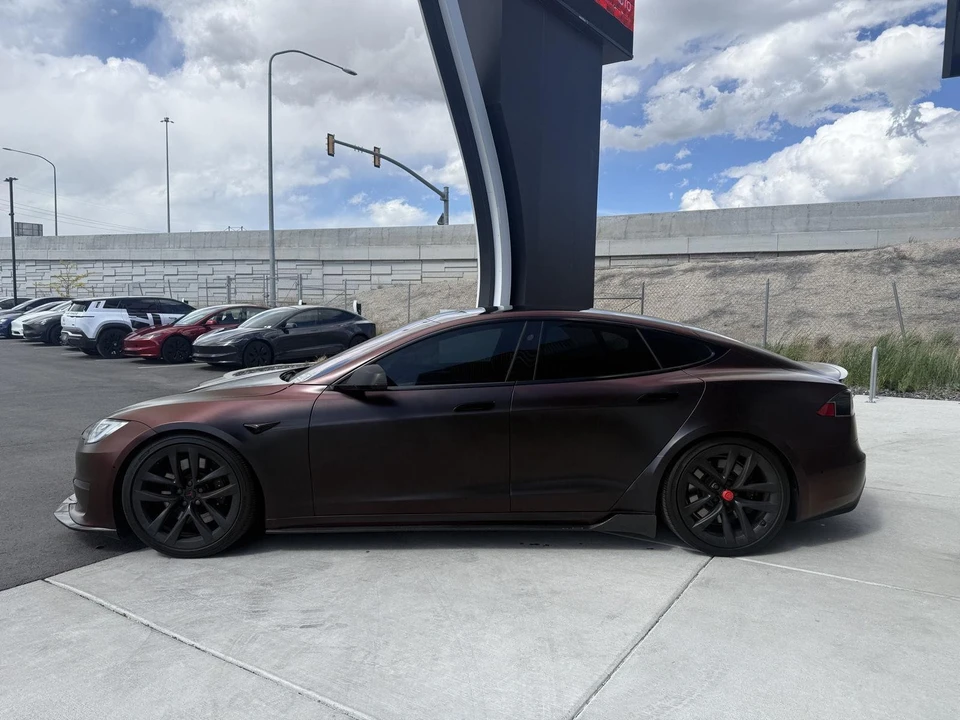 2022 Tesla Model S Plaid - Image 5 of 21