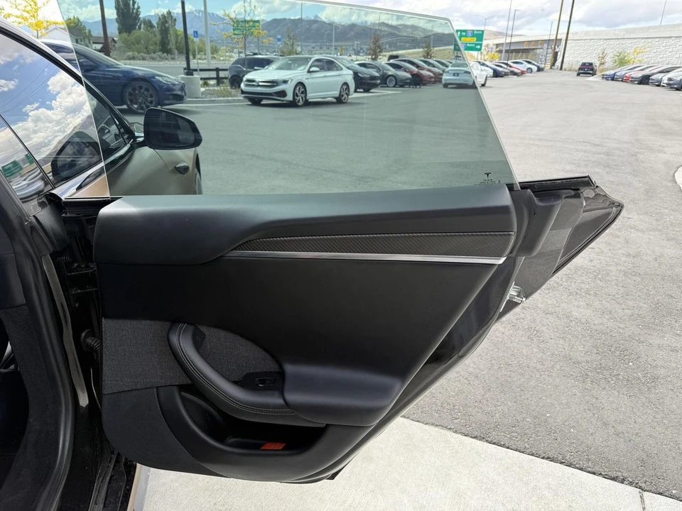 2022 Tesla Model S Plaid - Image 17 of 21