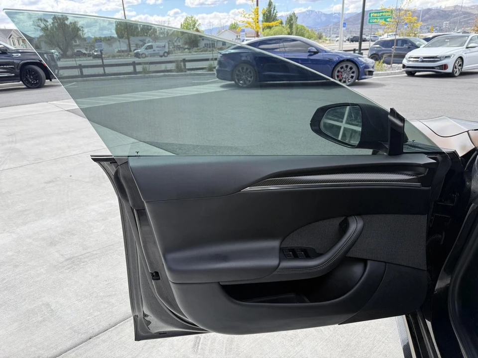 2022 Tesla Model S Plaid - Image 10 of 21