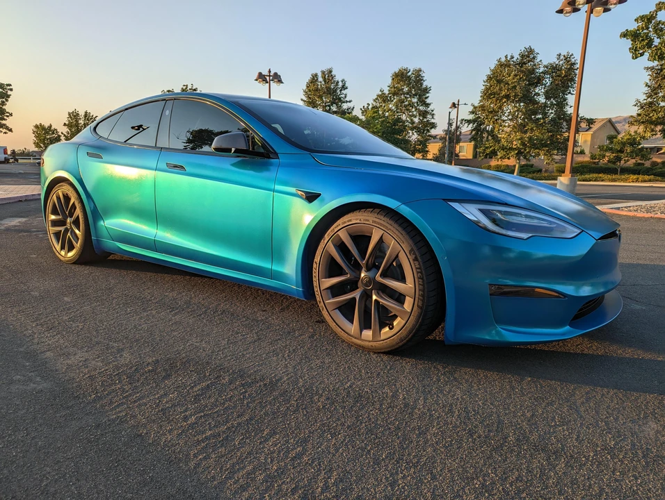 2022 Tesla Model S Plaid - Image 15 of 31