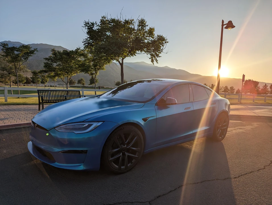 2022 Tesla Model S Plaid - Image 8 of 31
