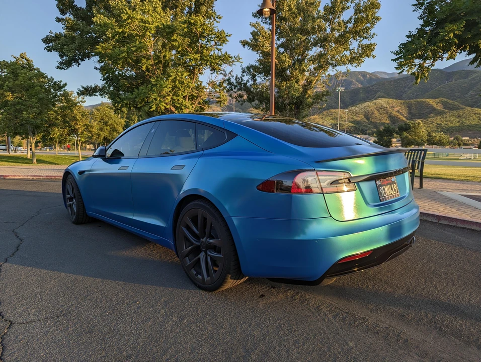 2022 Tesla Model S Plaid - Image 11 of 31