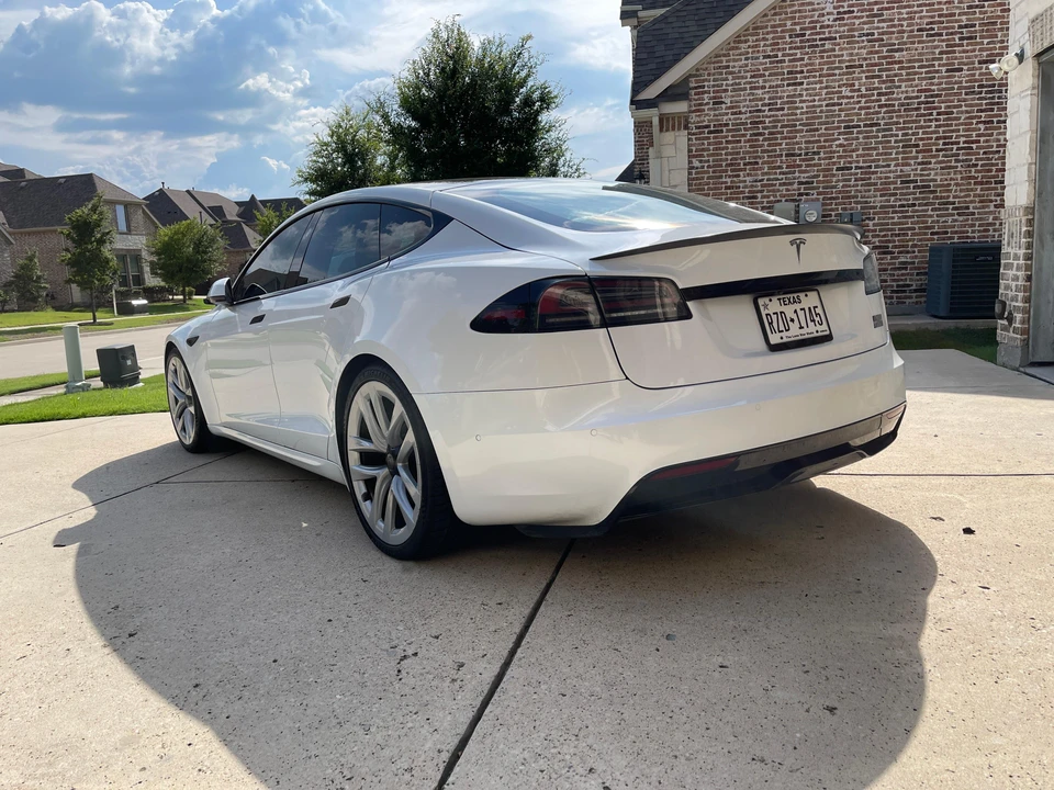 2022 Tesla Model S Plaid - Image 11 of 31
