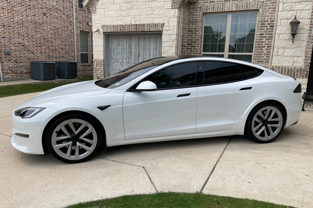 2022 Tesla Model S Plaid - Image 8 of 31