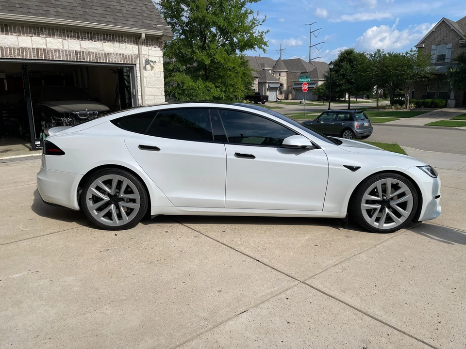 2022 Tesla Model S Plaid - Image 13 of 31