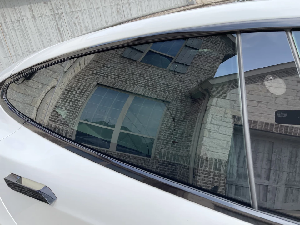 2022 Tesla Model S Plaid - Image 29 of 31