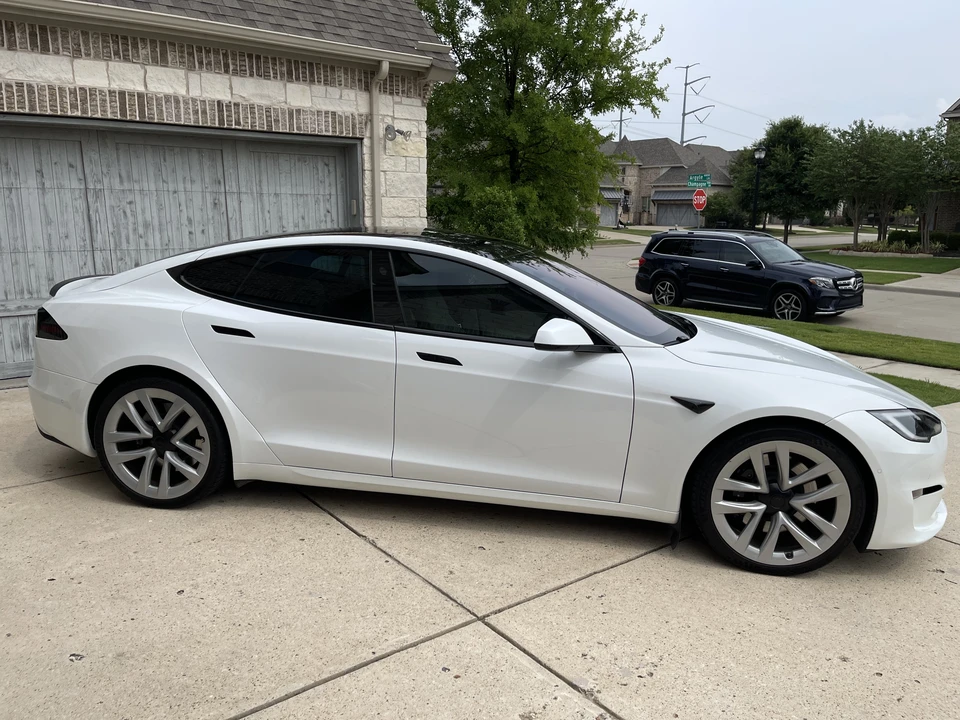 2022 Tesla Model S Plaid - Image 14 of 31