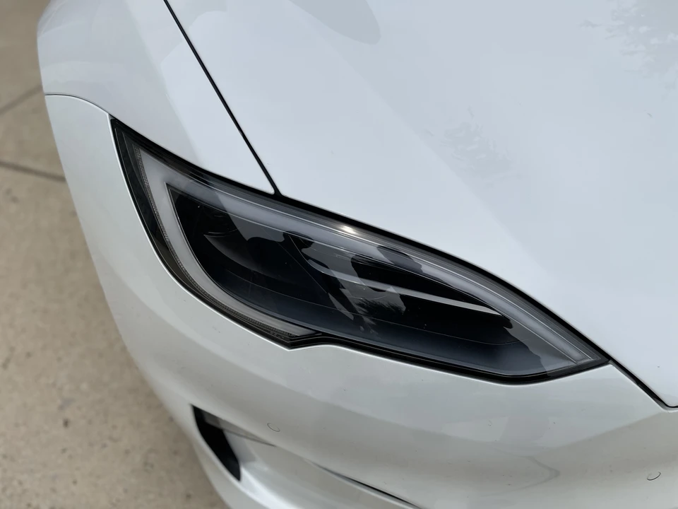 2022 Tesla Model S Plaid - Image 16 of 31