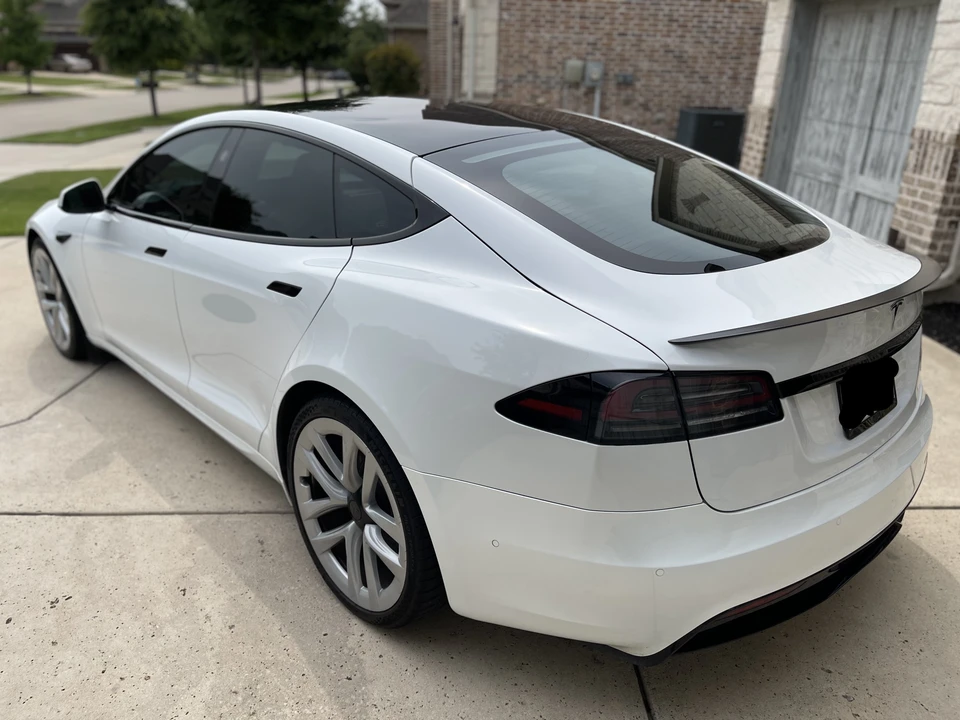 2022 Tesla Model S Plaid - Image 10 of 31