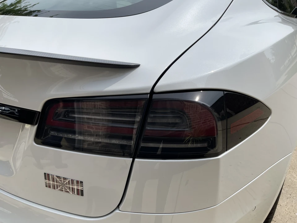 2022 Tesla Model S Plaid - Image 27 of 31