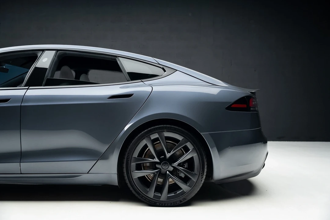 2022 Tesla Model S Plaid - Image 19 of 21