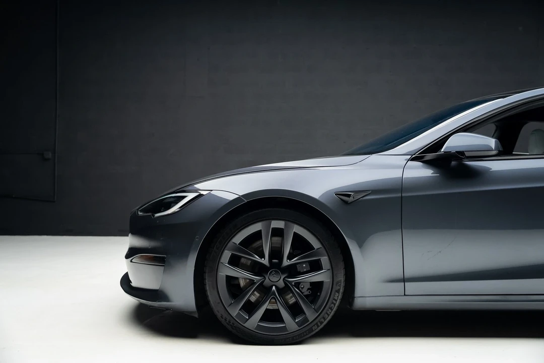 2022 Tesla Model S Plaid - Image 17 of 21